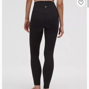 Lululemon Black aligns HR 28” size 4 like new condition